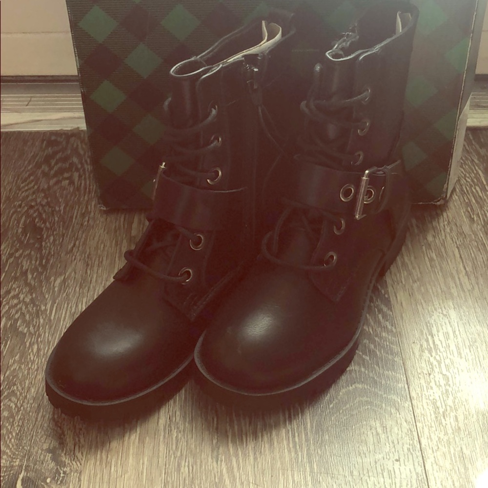 Arizona Jean Co. black booties sz 5